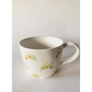 Krus matt med gule blomster H10cm